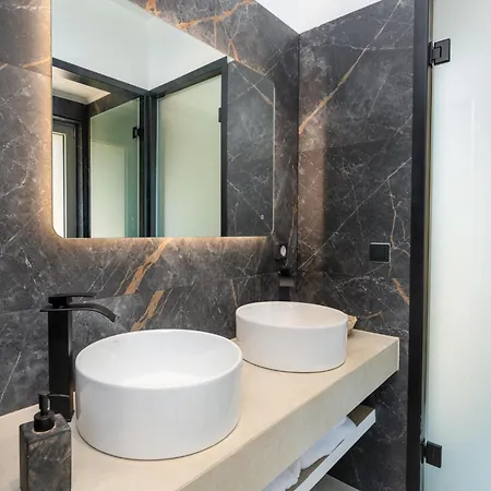 Mellamare Luxury Atháni