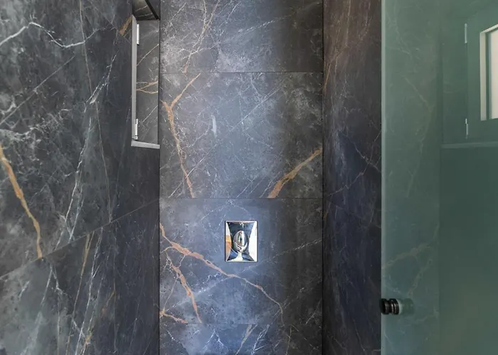 Mellamare Luxury Athanion